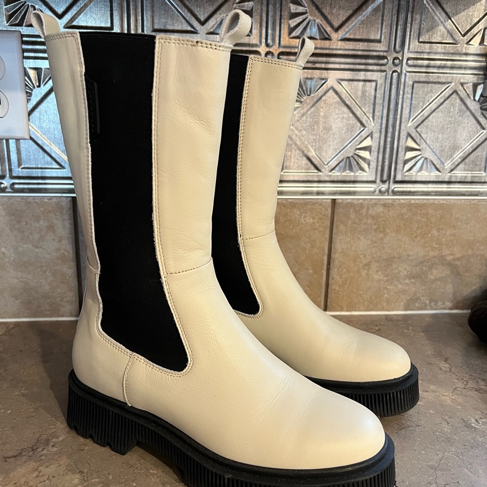 Kurt Geiger Stint chunky lug sole Chelsea/combat boots